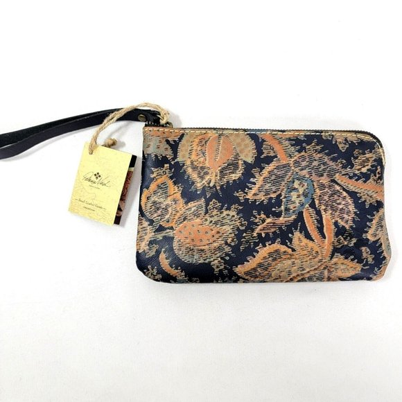 Patricia Nash Handbags - Patricia Nash Capri Wristlet Purse blue brown Vintage Needlepoint Retired zipper